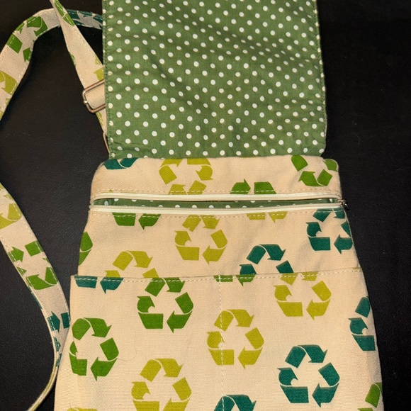 Bungalow 360 Cream and Green Crossbody Bag - Picture 2 of 7